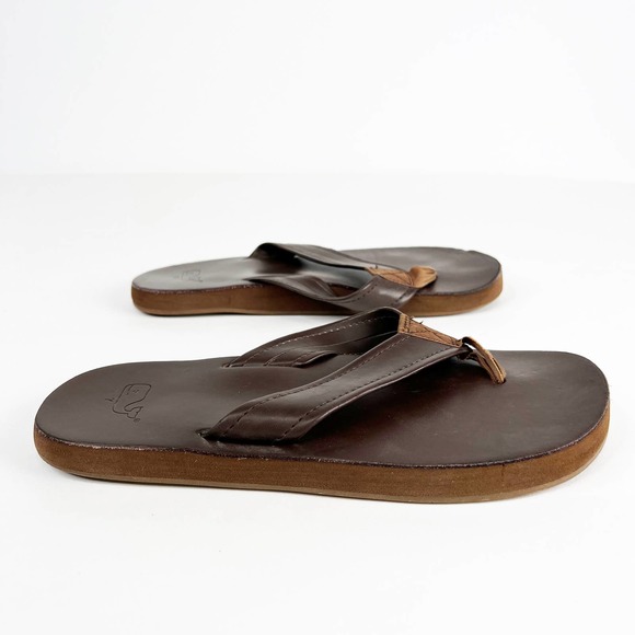 Vineyard Vines mens brown leather sandals flip flops Size 7 - Picture 1 of 7